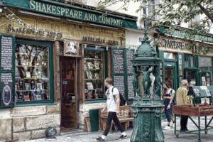 shakespeare and company paris (2)
